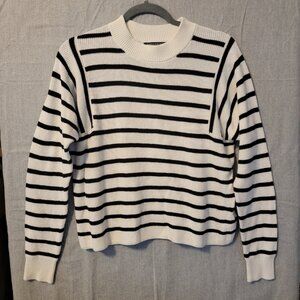 Banana Republic Women's Medium White/Navy Sweater
